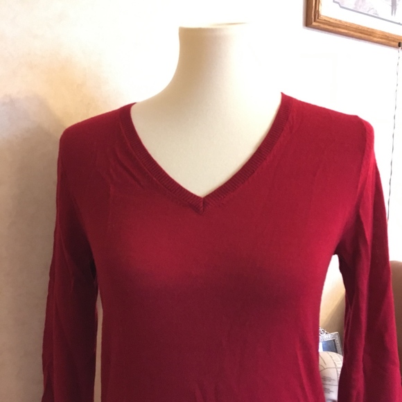 NEW TALBOTS MERINO WOOL Wine Red Sweater Size XS - Picture 2 of 8